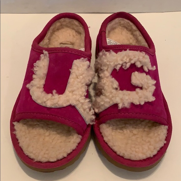 ugg open toe slippers